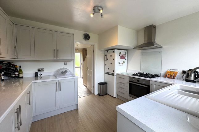 13, Wren Way, Farnborough photo 4