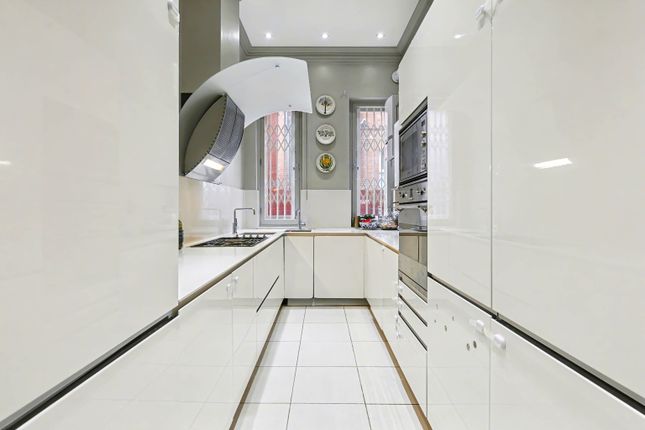 Flat 1, 260 Finchley Road, London photo 4