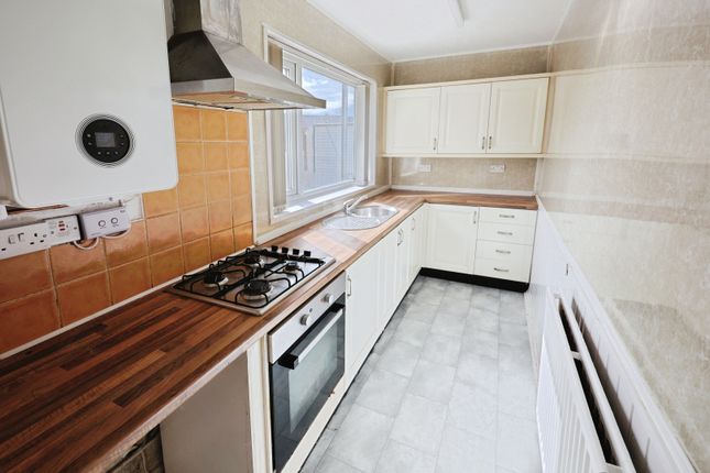 18, Tindale Crescent, Bishop Auckland photo 4