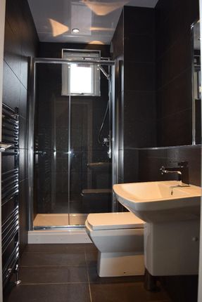 48 Queens Road, Leeds photo 4