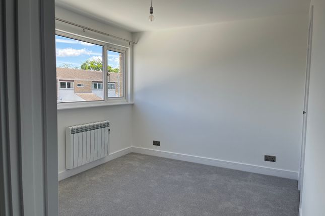 Maisonette to rent in Rickman Close, Woodley