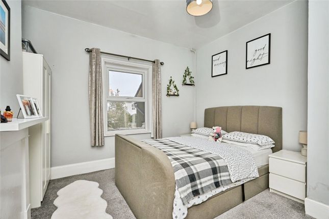 Flat 1 York House, 4, York Road, Isle of Wight photo 4