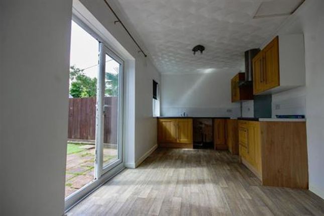 42 Llwyn-On Crescent, Blackwood photo 4