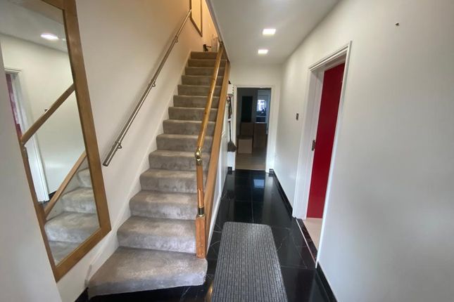 16, Marlborough Road, Southall photo 3