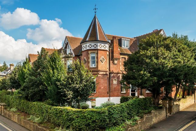 Thumbnail Flat for sale in Jenner Road, Guildford