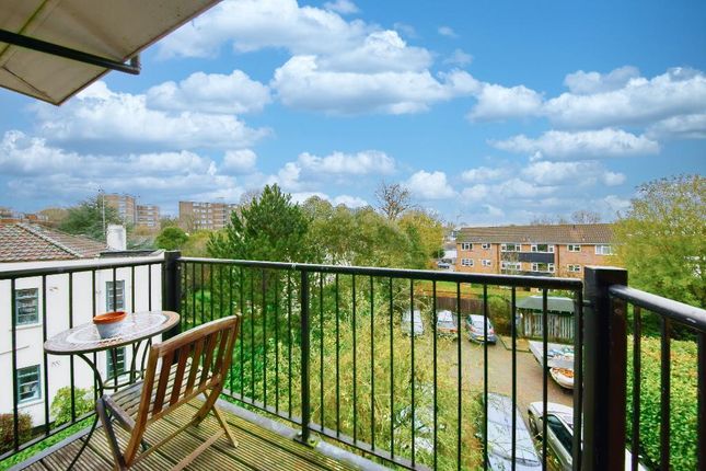 204, West Hill, London photo 3