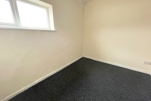 Flat 2, Walsall photo 5