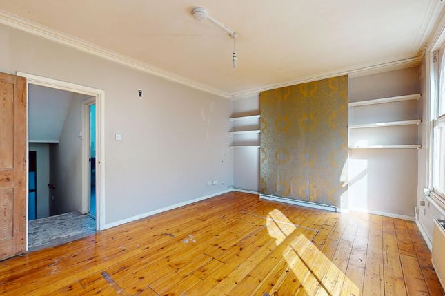 Flat B, London photo 4
