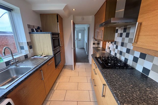 44, Exeter photo 2