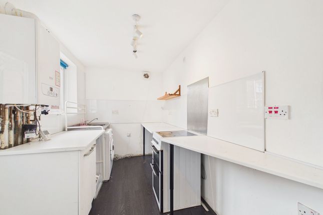 24 Fowler Gardens, Gateshead photo 3