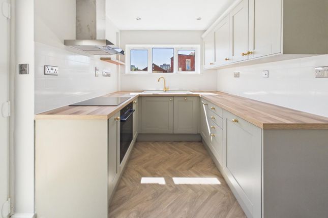 Flat 2, 49, Roseberry Road, Bristol photo 3