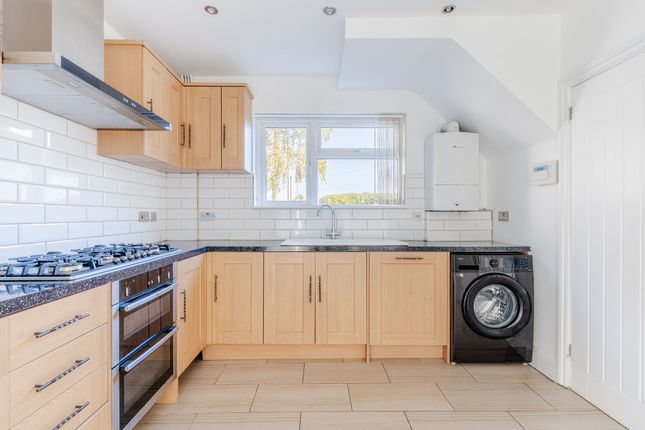 14 Stoulton Grove, Bristol photo 2