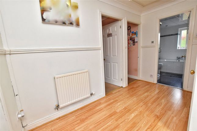 11, Forest View, Rochdale photo 4