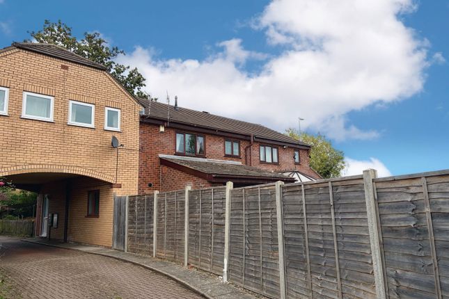 2 Bedroom House in WR5 3RY