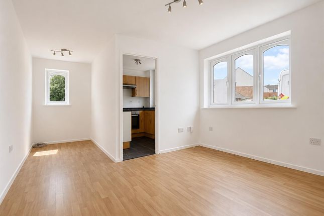 Guernsey House, 13, Pioneer Way, Watford photo 2