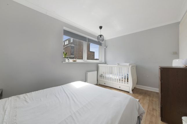 Maisonette for sale in Kingdon House, Galbraith Street