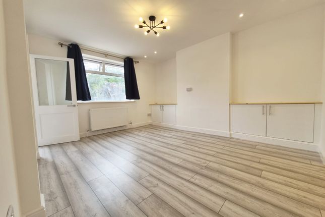 103, Brick Lane, ENFIELD photo 5