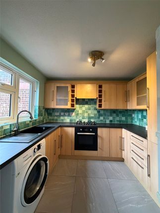 94 Cobb Close, Datchet, Slough photo 3