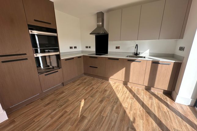 47, Hollowsbrook Road, DONCASTER photo 3