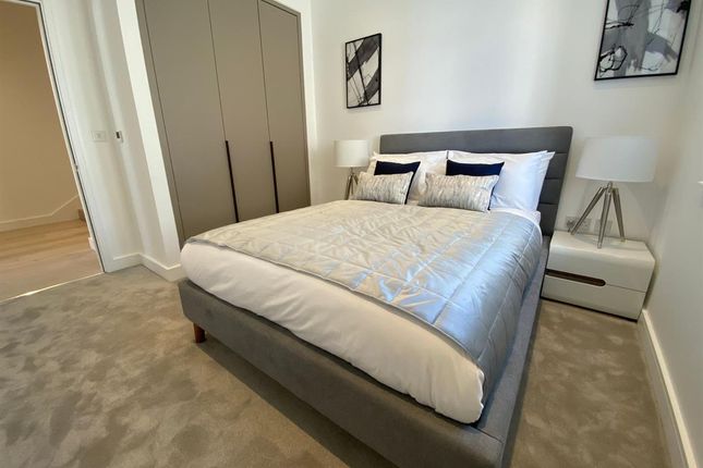 Flat to rent in Kensington, Atelier Apartments, Sinclair Road, London