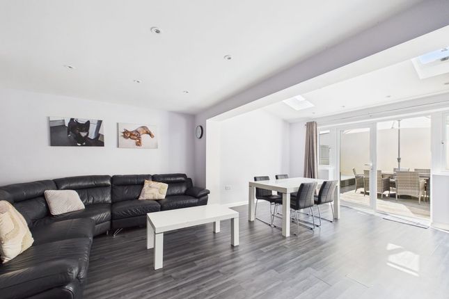 58, Parklands Way, Somerton photo 4