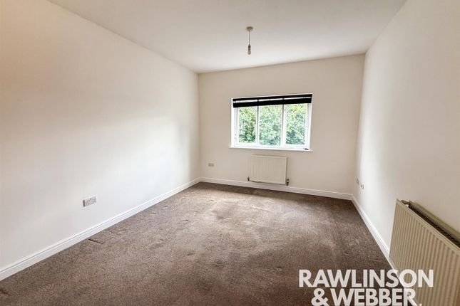 8, Ray Road, West Molesey photo 5