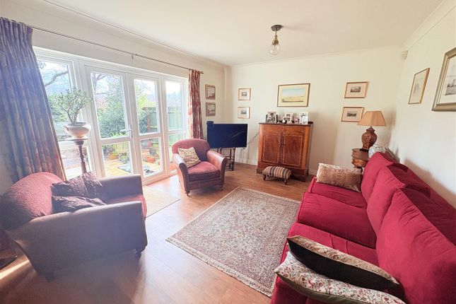 29, Sunnyfield Rise, Southampton photo 3