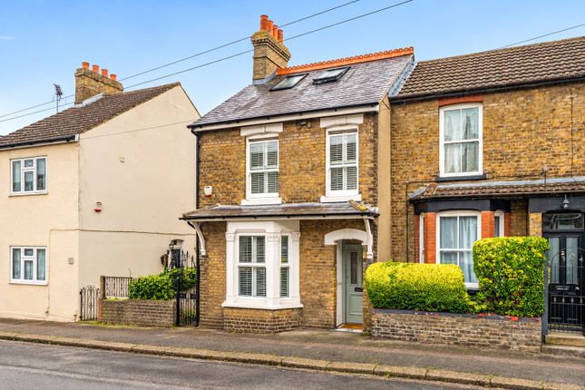 4-bed semi-detached on Victoria Road, Kent, £350,000