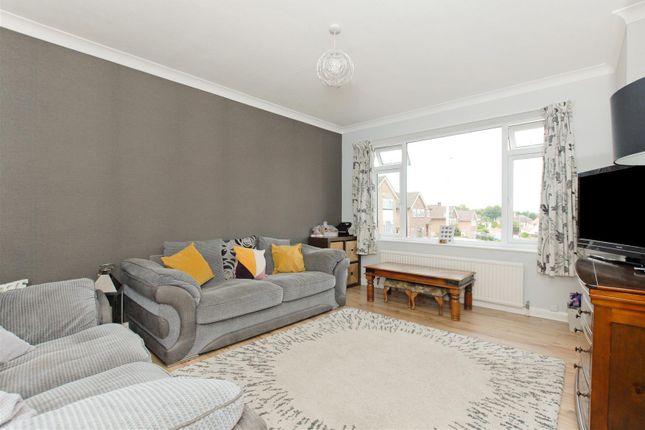 Maylands Drive, Uxbridge photo 4