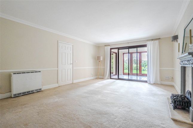 5, Manor Court, Heath & Reach photo 3