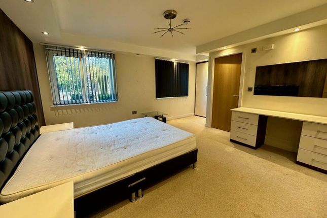 Flat to rent in Hollybank Apartments, Chapel Allerton, Leeds