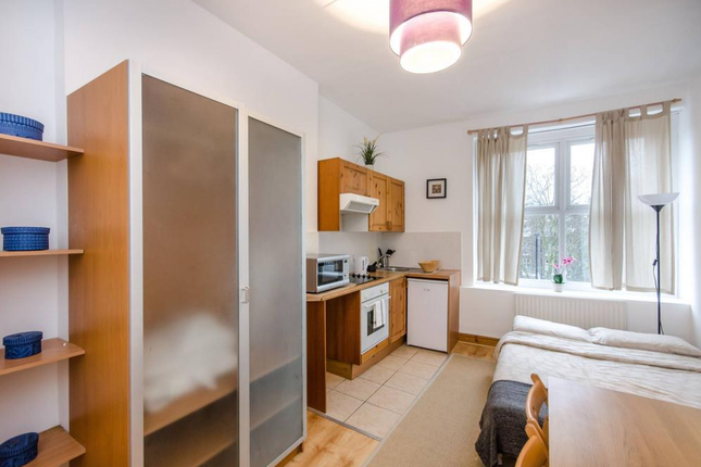 Flat 8, 54 West Cromwell Road, Earls Court photo 3