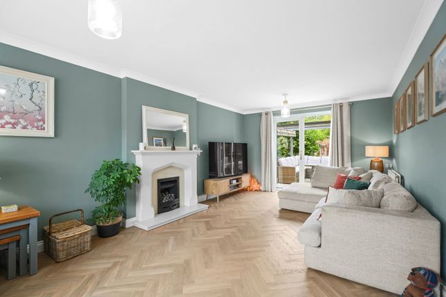 76, Dickens Drive, Milton Keynes photo 3