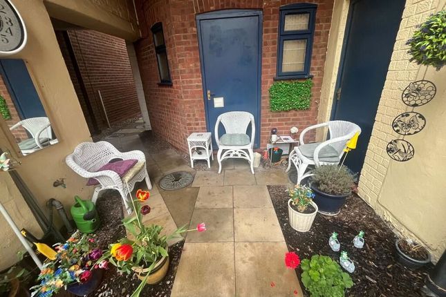 Flat 1 Merchant Mews, Park Road, Spalding photo 2