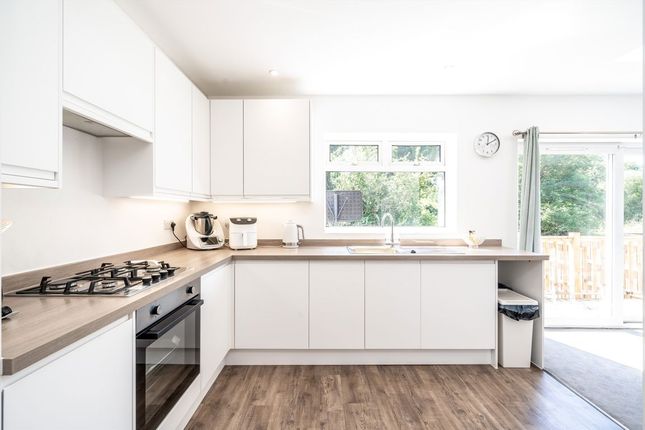 50, Woodlawn Crescent, Twickenham photo 4