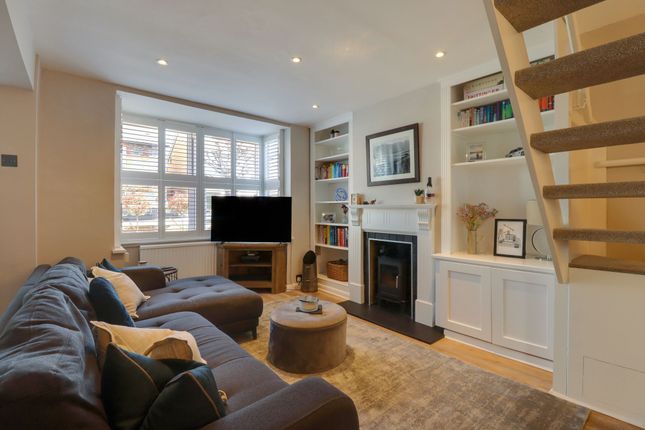 32 Dennis Road, East Molesey photo 3
