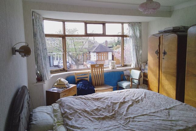 61 The Grove, Upminster photo 4