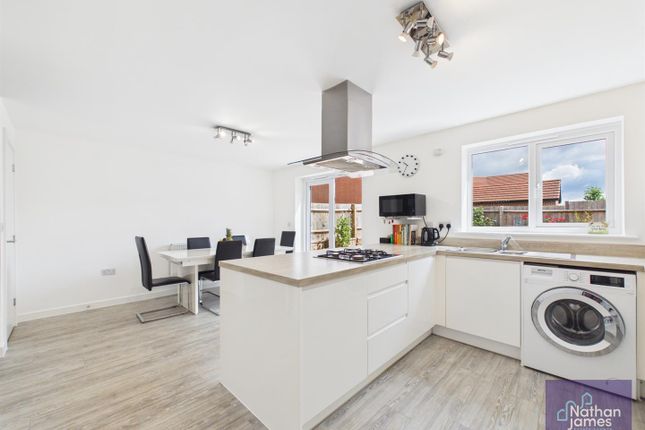 9, Sir Howel Crescent, Undy photo 3