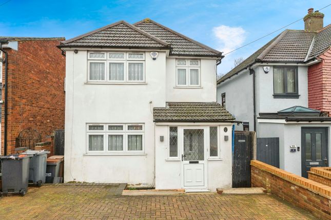 Thumbnail Detached house for sale in Leicester Road, Luton, Bedfordshire