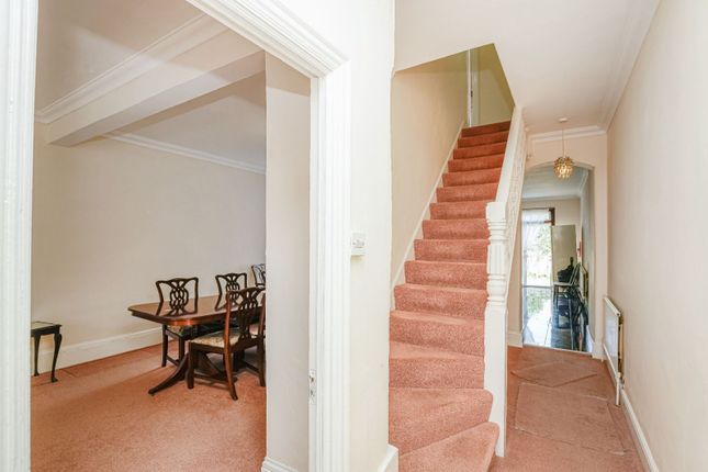 36 Kingsley Road, London photo 3