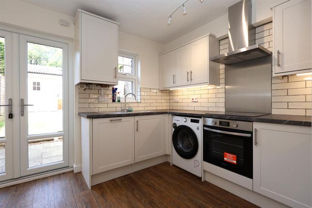 4, Sandalls Spring, Gadebridge photo 4