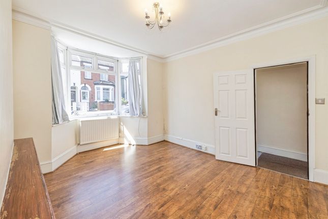 128, Estcourt Road, Watford photo 3