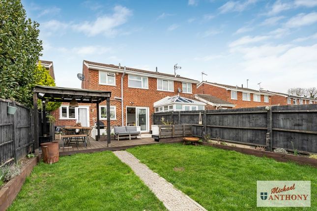 14, Springfield Gardens, Milton Keynes photo 4