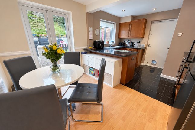 Sherwood Drive, Brierley Hill photo 2