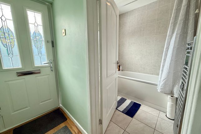 18, Ann's Close, Merthyr Tydfil photo 2