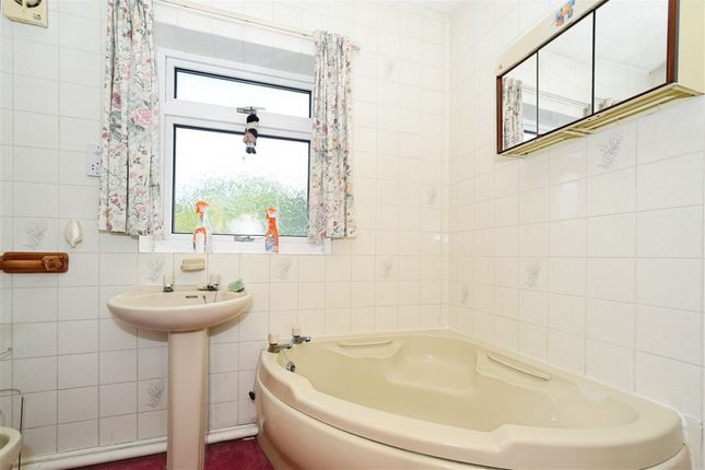 46, West View Crescent, DEVIZES photo 2