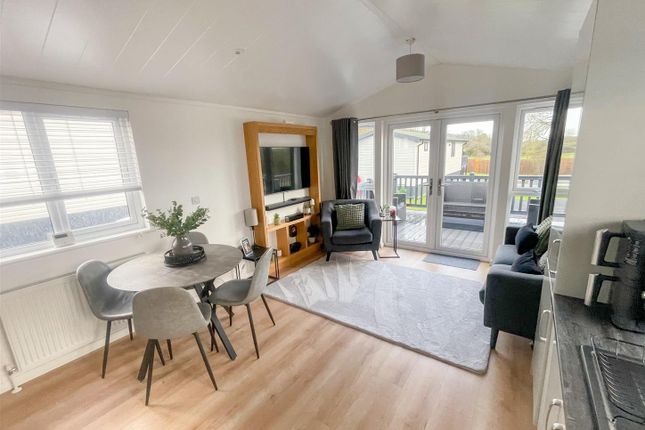 26, Ash Tree Park, Kewstoke photo 2