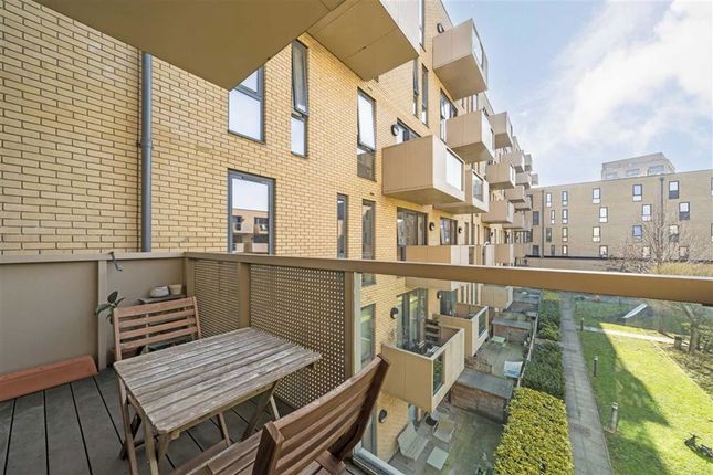 Flat 11, Bovet Court, 164, Harford Street, London photo 4