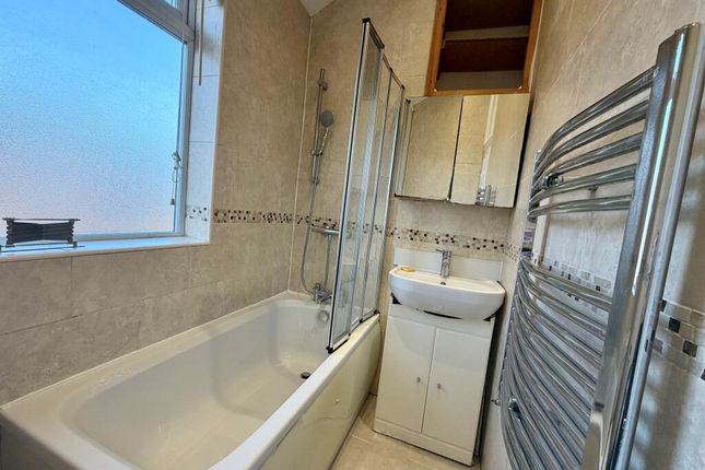 1-bed house on 25, Normanby Street, Swinton, £1,100/mo