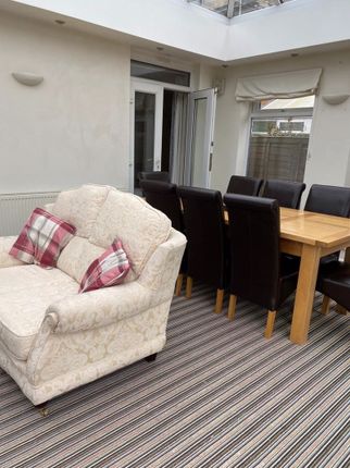 Room to rent in Lymington Road, Highcliffe, Christchurch